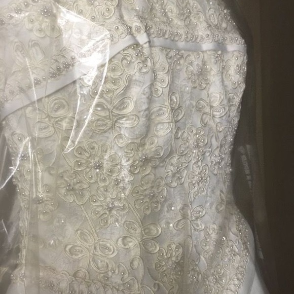 Strapless wedding dress - Picture 2 of 3